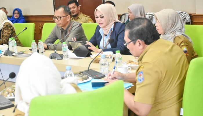 Acting Regent Evaluates the Performance of Sumedang Regional Enterprises