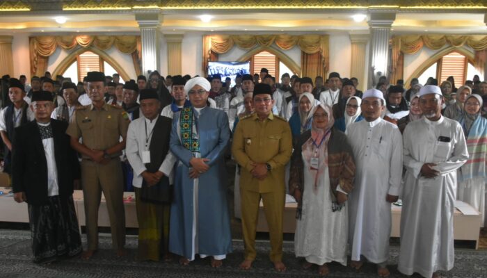 Sumedang’s Acting Regent Opens Accelerated Islamic Boarding School for Village Officials