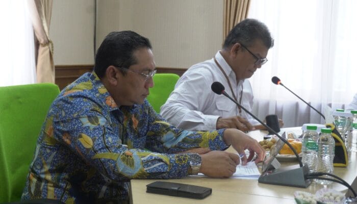 Yudia Pimpin RUPS PT LKM Sumedang