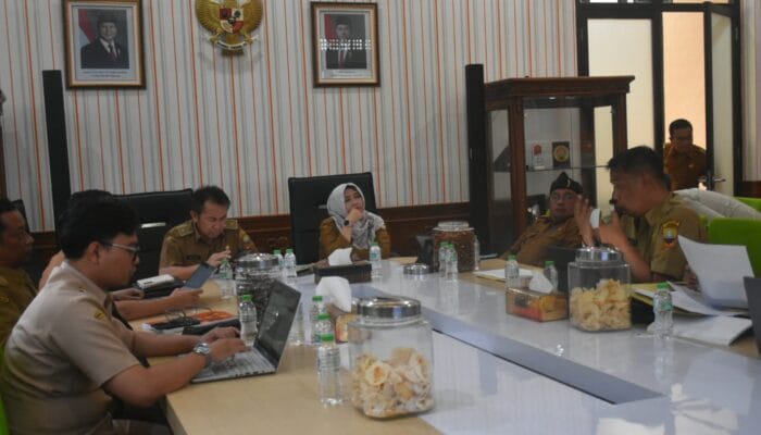 Pj Bupati Sumedang Cek Pembangunan Outlet UMKM Sumedang di Jatimulya