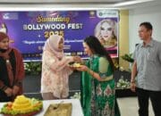 Sekda Tuti Buka Festival Bollywood Fashion Show Sumedang