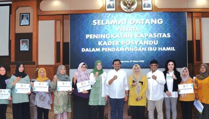 Kader Posyandu di Sumedang Terima Insentif dari Bupati