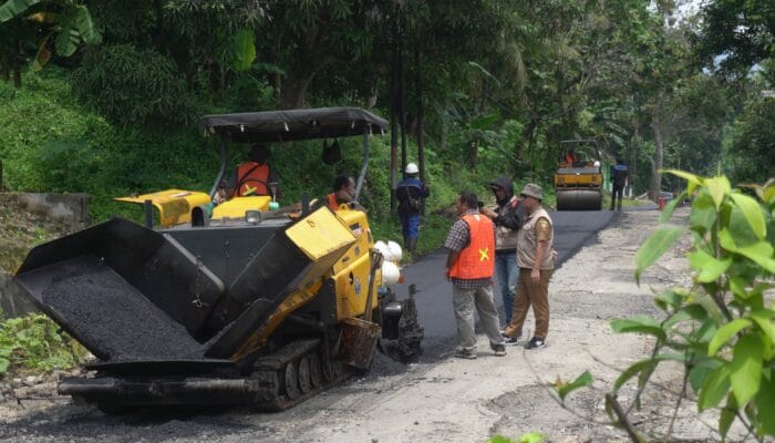 Jelang Lebaran, Jalan Cacaban Dibenahi Demi Kelancaran Mudik