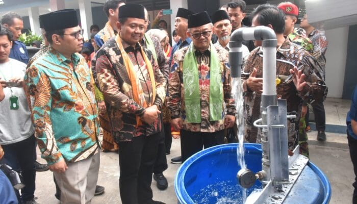 Jurusan Energi Baru Terbarukan SMK Muhammadiyah 1 Sumedang Diluncurkan Mendikdasmen