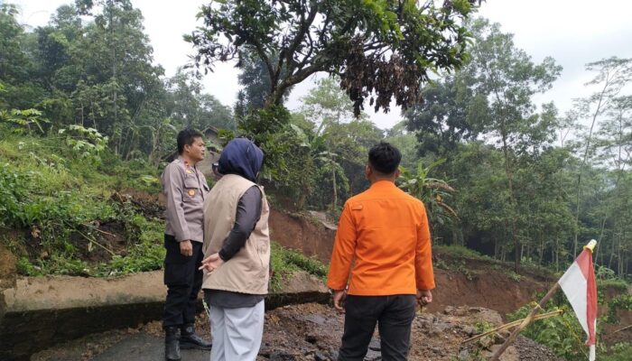 Pergeseran Tanah Terjadi di Dusun Sukaasih, Belasan Rumah Warga Dievakuasi