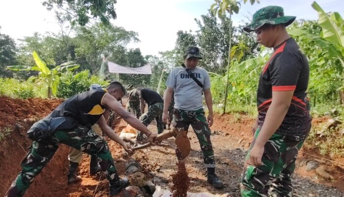 Dansatgas TMMD Kawal Drainase Desa: Bukti Nyata TNI Hadir untuk Rakyat