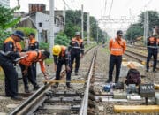 KAI Daop 1 Jakarta Konsisten Tingkatkan Keselamatan Perjalanan KA Lewat Cek Lintas Jalan Kaki