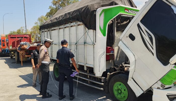 Kecelakaan Beruntun di Tol Cisumdawu KM 169.800, Dua Orang Luka-Luka