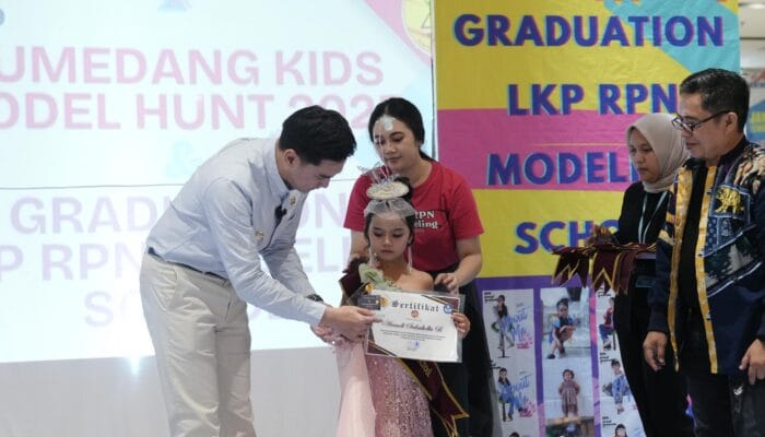 Anak-anak LKP RPN Modeling School Sumedang Tampil Memukau di Plaza Asia