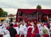 Tari Umbul dan Lomba Ninyuh Mie Semarakkan Festival Cisarua Merdeka 2025