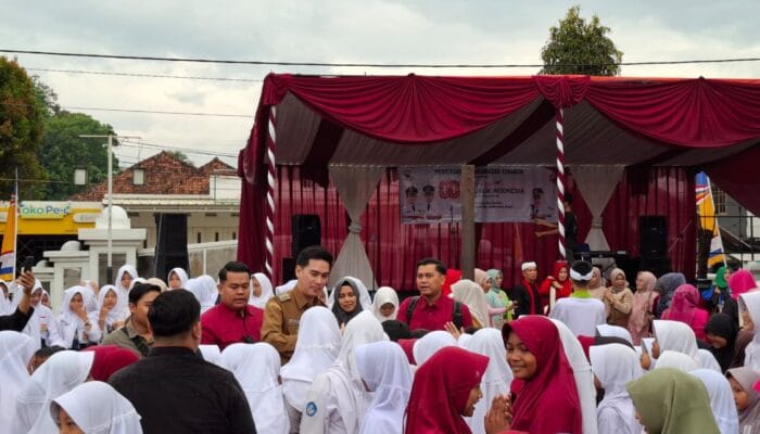 Tari Umbul dan Lomba Ninyuh Mie Semarakkan Festival Cisarua Merdeka 2025