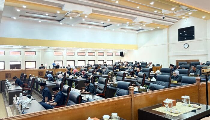 Fraksi-Fraksi DPRD Soroti RAPBD Perubahan 2025