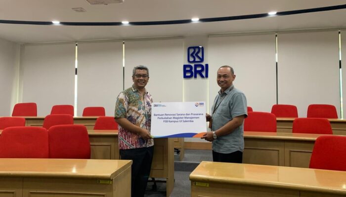 BRI Kramat Region 6 Jakarta Serahkan Bantuan Renovasi Kelas MM FEB UI Salemba