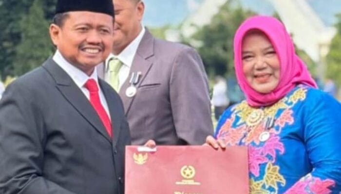 20 Tahun Mengabdi, Kabag Perudmas Setwan Sumedang Raih Satyalancana