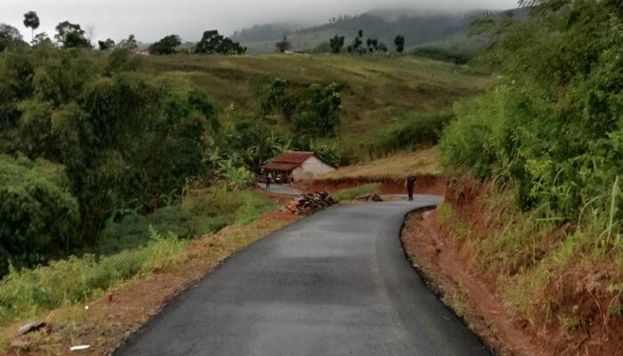 Warga Senang! Jalan Singkup–Kareumbi di Cinanggerang Kini Mulus Ngageleser