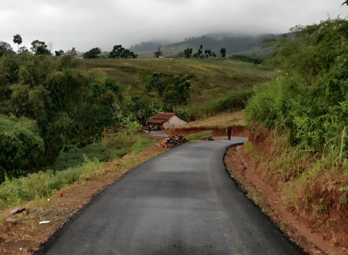 Jalan Singkup Kareumbi Cinanggerang