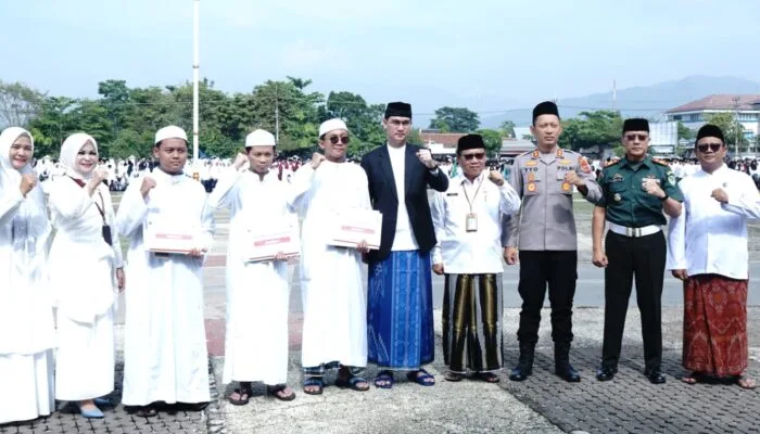 Santri Keren Sumedang: Jago Kitab, Melek Digital, Siap Go Global!