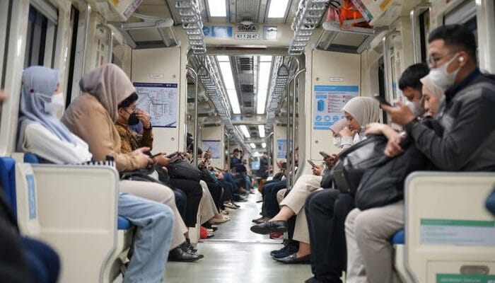 Pengguna LRT Jabodebek Naik 13,5% di Bulan Oktober 2025, Capai 2,7 Juta Orang