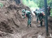 TNI, Polri, Warga Gelar Pasukan Bersihkan Longsor Sumedang-Subang! Jalan Auto Normal 4,5 Jam!