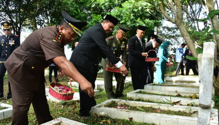 Hari Pahlawan Sumedang: Bupati Dony Ajak Generasi Muda Teladani Semangat Juang & Perangi Kebencian!