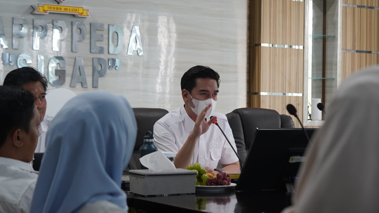 Pegawai Bermain Perizinan