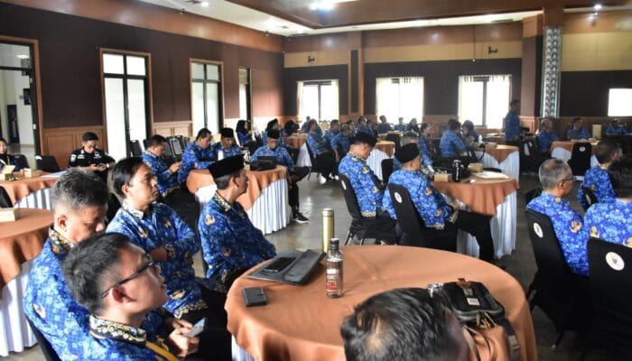 🤖 Bupati Dony Nuntut ASN Kuasai AI: Wajib Nempel sama Teknologi Biar Kinerja Melesat!