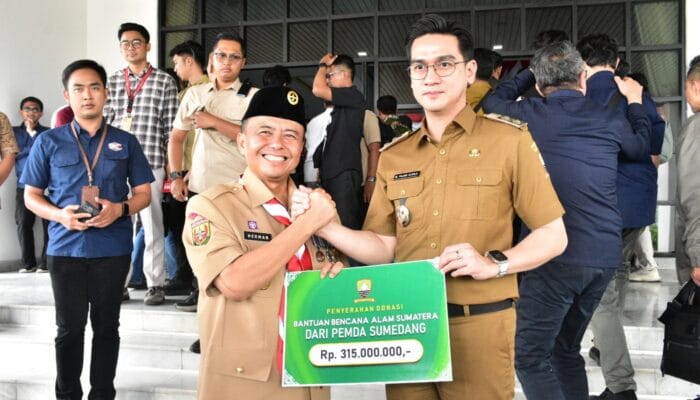 🤝 Solidaritas Lintas Daerah! Pemkab Sumedang Serahkan Bantuan Rp315 Juta buat Korban Bencana Sumatra