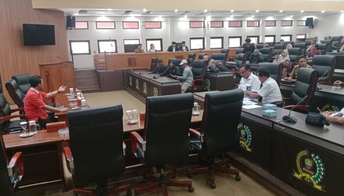 Curhat ke Wakil Rakyat: Warga Karanglayung Tuntut DPRD Sumedang Tuntaskan Ganti Rugi Cipanas