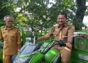 Gaspol Kebersihan! Bupati Sumedang Bagikan 38 Unit Motor Sampah untuk Desa