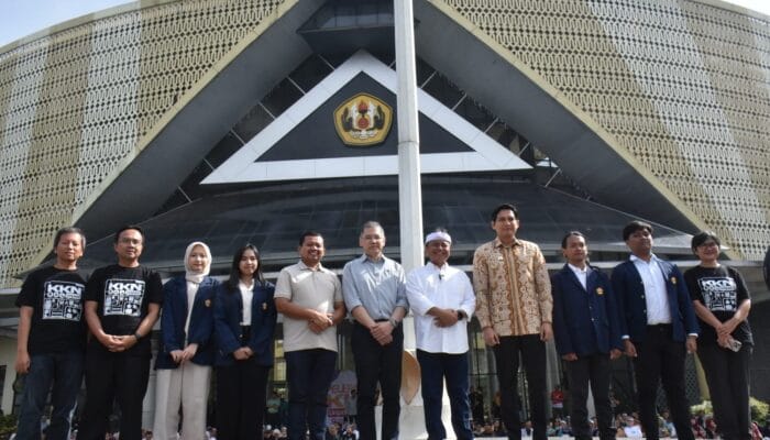 Collaborative Action! Mahasiswa KKNM Unpad Siap Tempur Lawan Kemiskinan dan Sampah di Sumedang