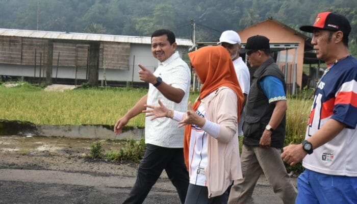 Sehat & Syahdu! Pesan Bupati Dony Soal Healing Tipis-Tipis Lewat Jalan Kaki