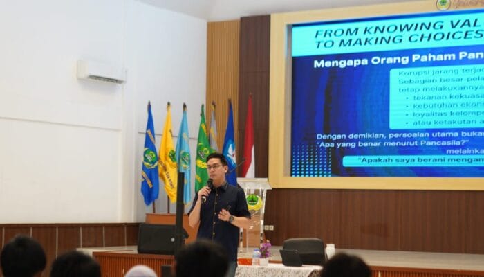 Keputusan Etis ala Gen Z: Wabup Fajar Ajak Mahasiswa Unwim Jadikan Pancasila Sebagai Compass