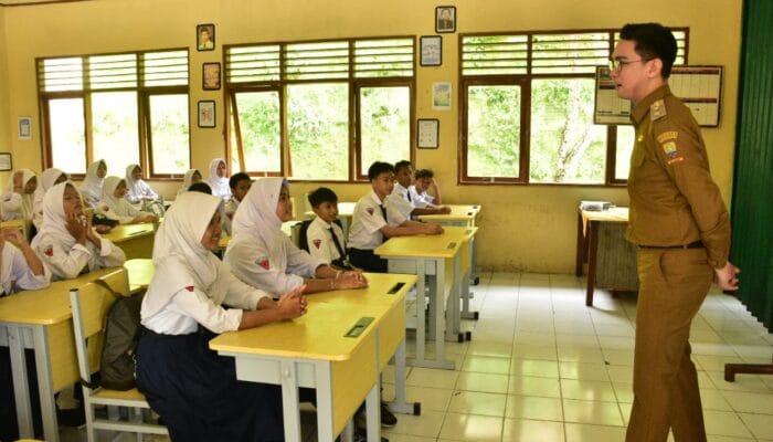 Pesan Wabup Fajar untuk Pelajar SMPN 1 Paseh