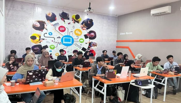 Telkom AI Center Makassar Bekali Mahasiswa Bangun Web Portfolio AI untuk Hadapi Gig Economy