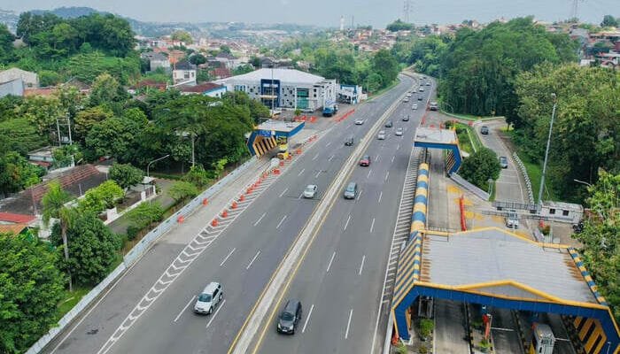 One Way Lokal di Tol Semarang Masih Berlaku, Lalu Lintas Lancar dan Terkendali