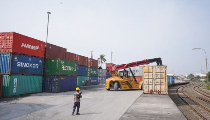 Respons Pertumbuhan Industri Konsumsi Nasional, KAI Logistik Tambah Kapasitas Angkut Kontainer