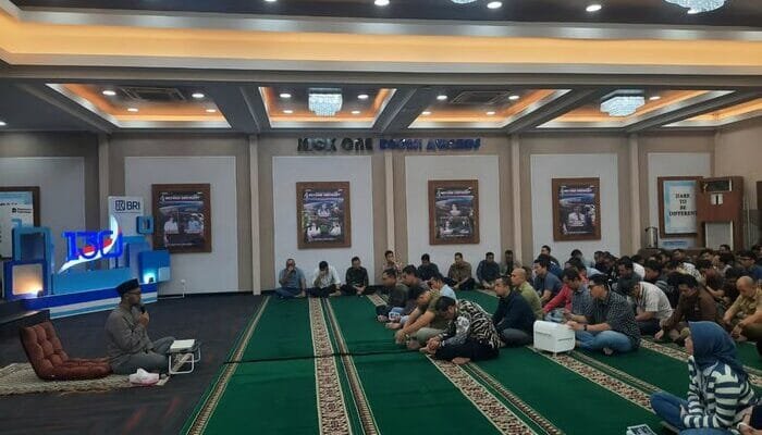 Pengajian Rutin di Jackone Hall, Pekerja BRI Region 6 Perdalam Pemahaman Ibadah